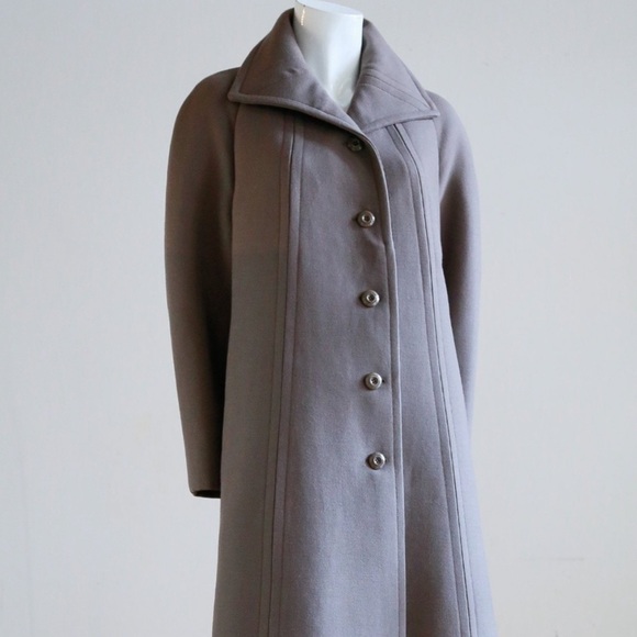 Gorgeous Minimalist Beige A-Line Wool Classic Coat - Picture 4 of 6